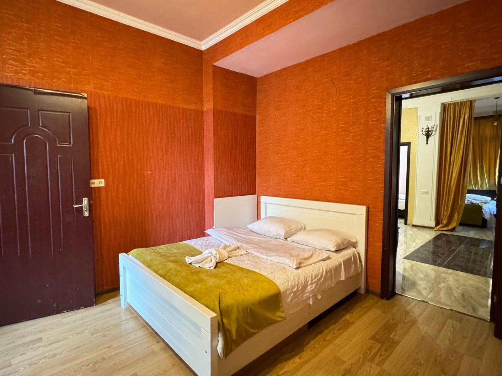 Benene'S Apartments Тбилиси Экстерьер фото