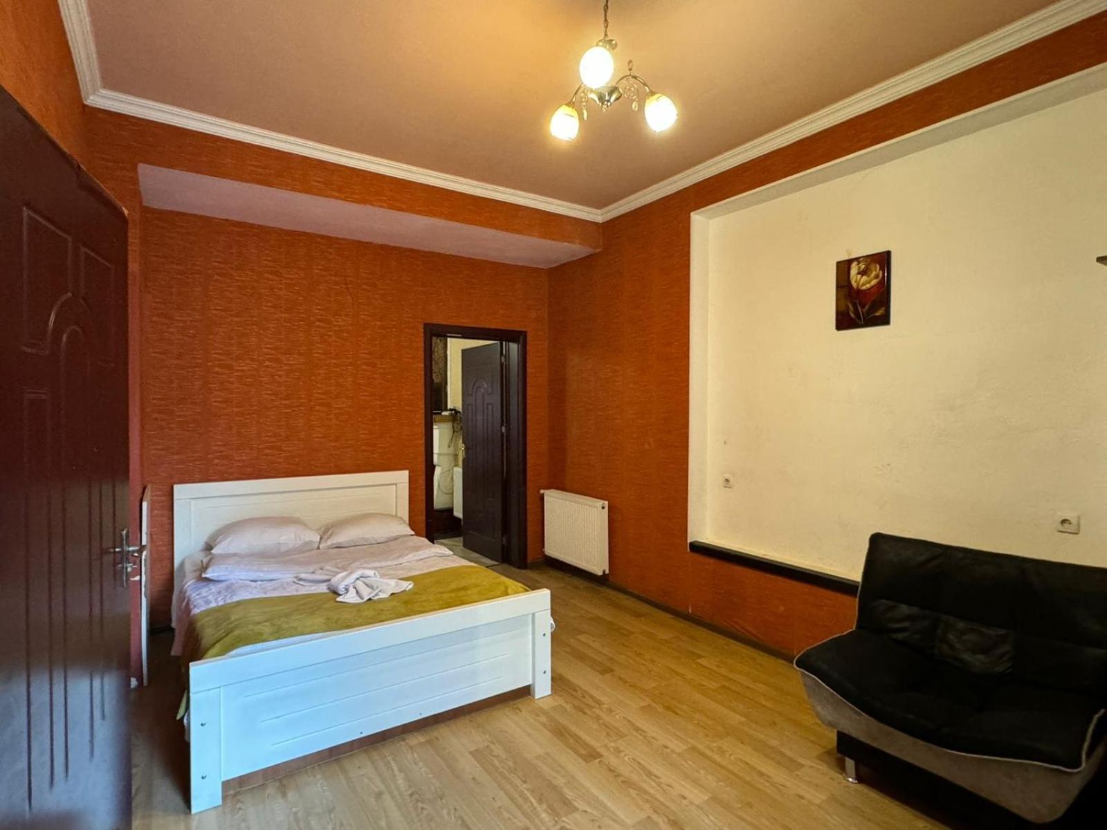 Benene'S Apartments Тбилиси Экстерьер фото