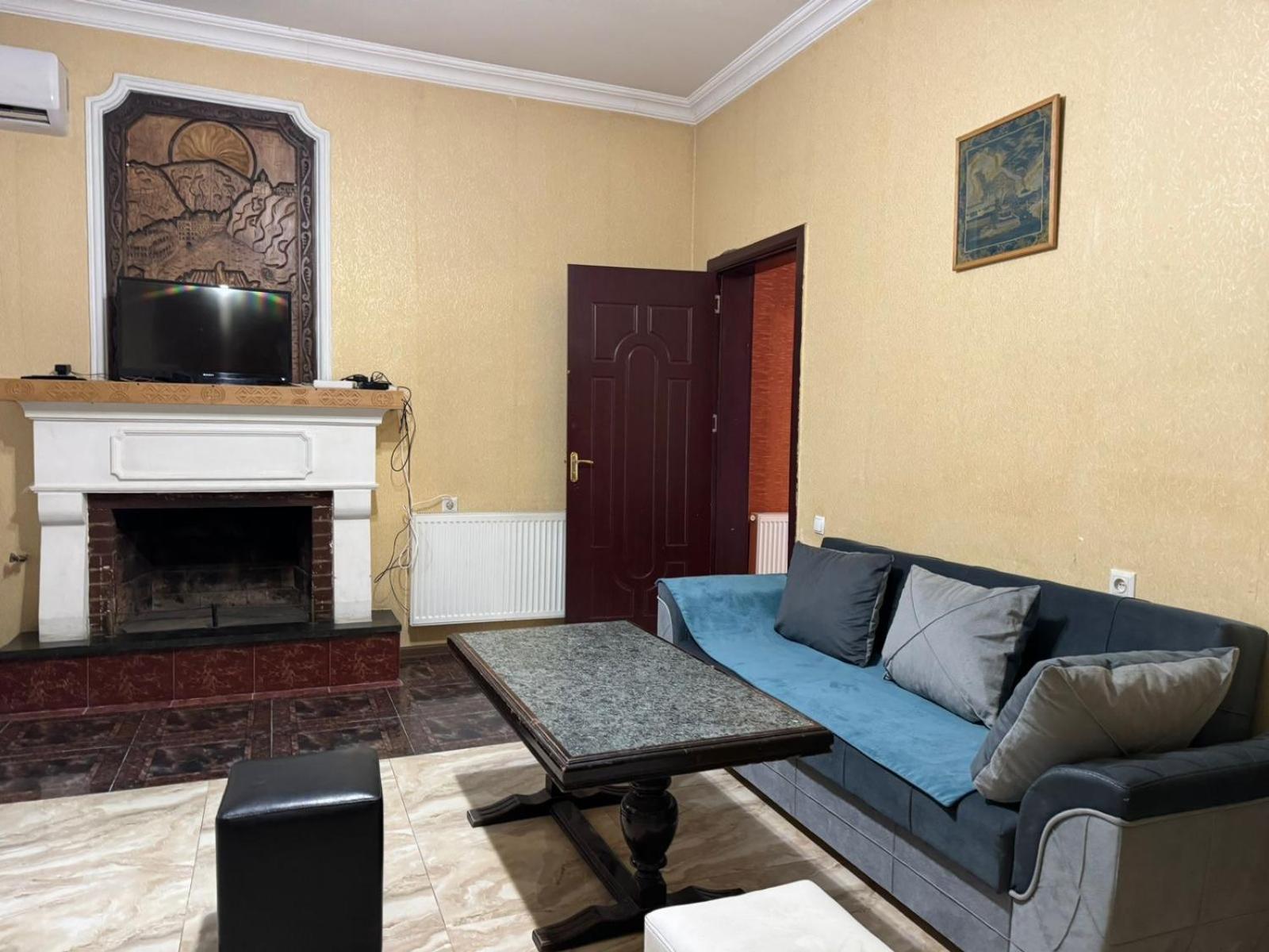Benene'S Apartments Тбилиси Экстерьер фото