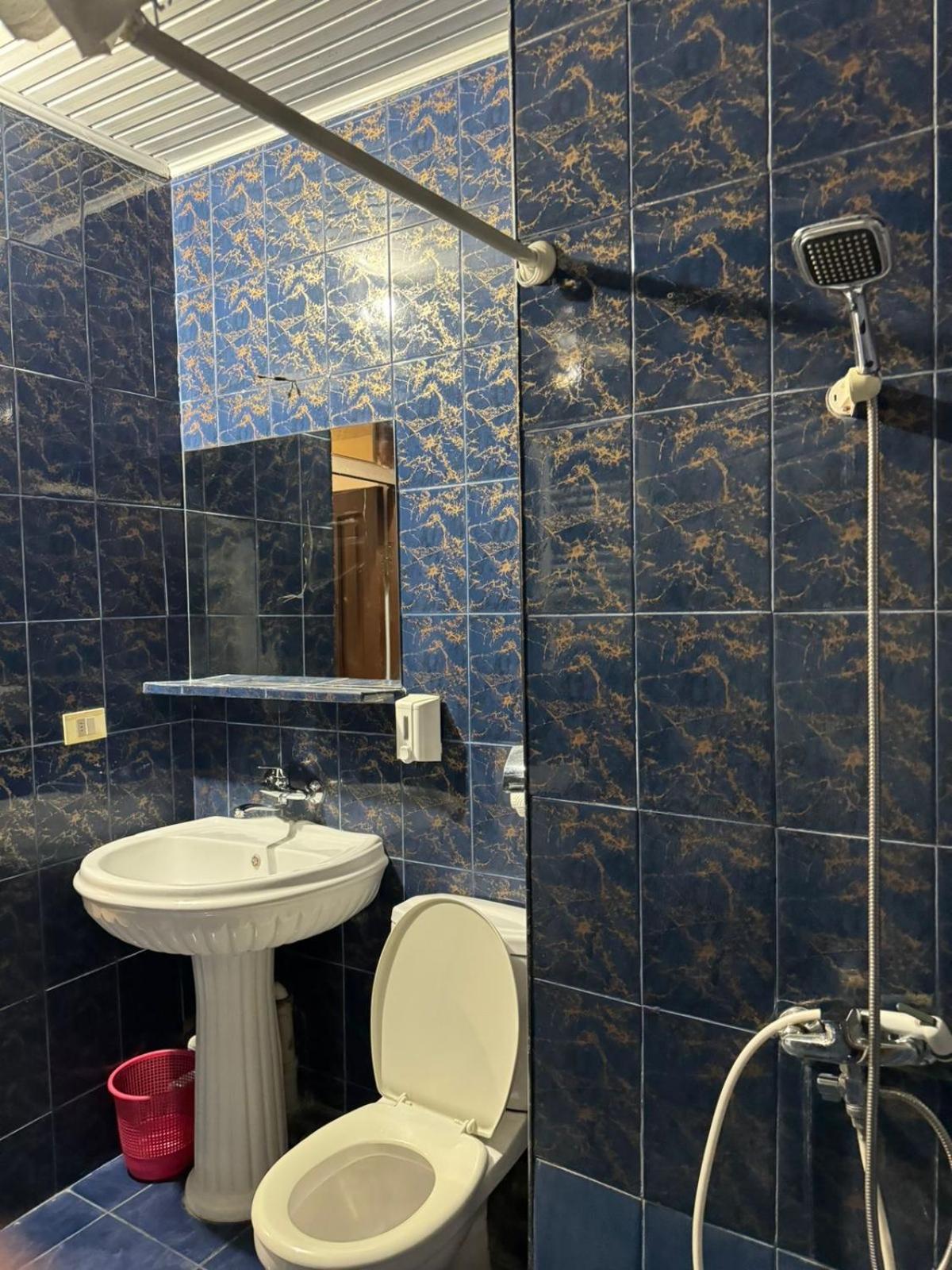 Benene'S Apartments Тбилиси Экстерьер фото